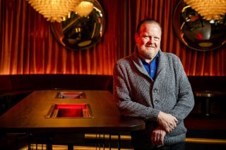 "Sans le travail remarquable de Magda Bossy, le FIFF n’existerait pas", souligne Thierry Jobin, directeur artistique du festival. KEYSTONE/JEAN-CHRISTOPHE BOTT